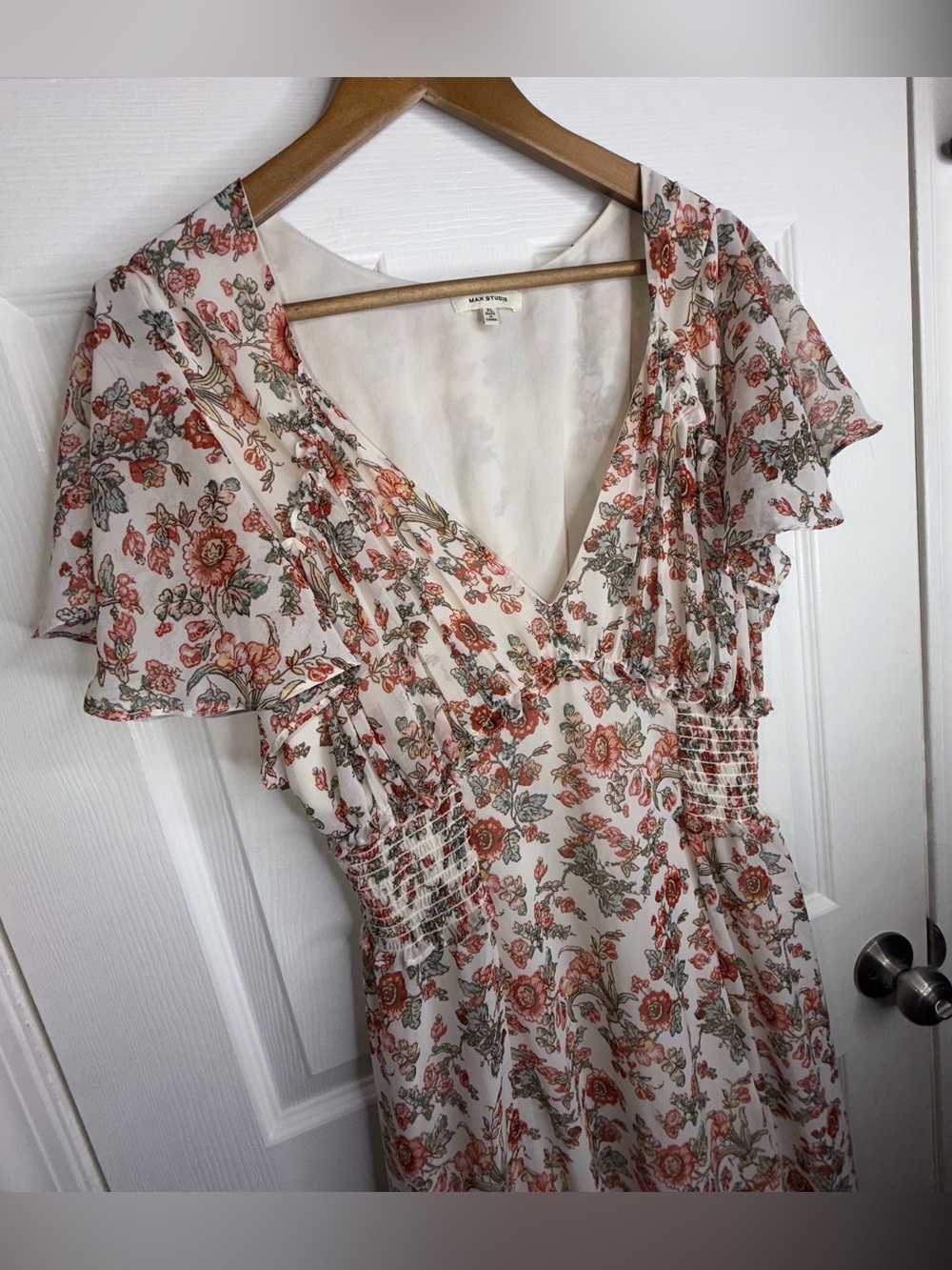 Max Studio Women’s X Large Floral V-Neck Midi Dress Flutter Sleeve Smocked XL - Picture 6 of 15